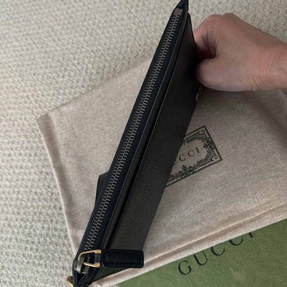 New in box! GG marmont pouch. Black leather. - Picture 5 of 6